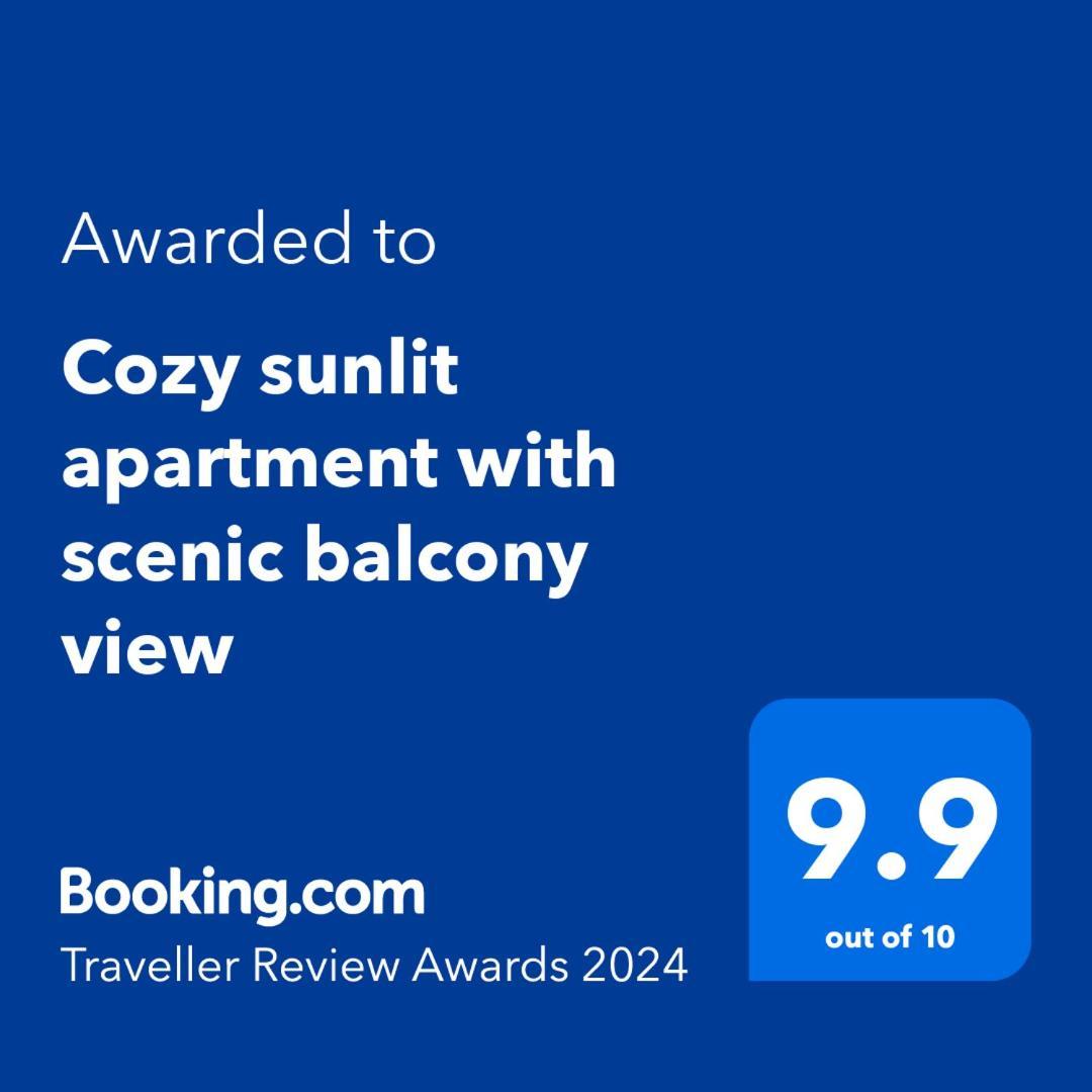 Cozy Sunlit Apartment With Scenic Balcony View Tirana Exterior foto
